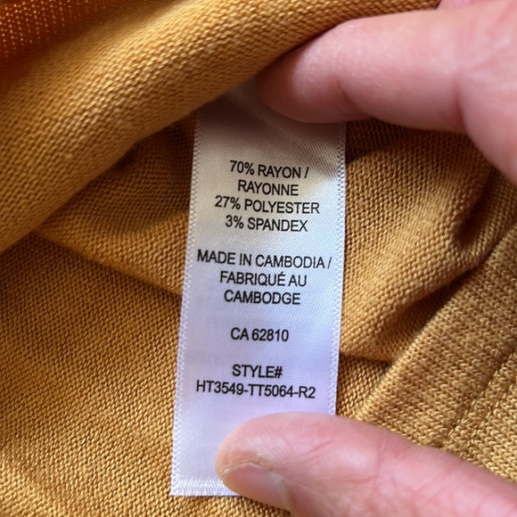 Ricki’s size SMALL long sleeve knit - Picture 3 of 3